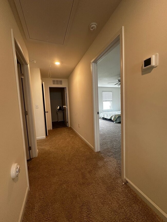 Building Photo - 3 bed/2.5 bath with garage - E Morristown, TN