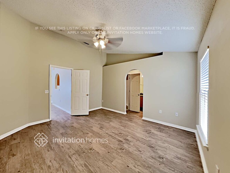 Building Photo - 30618 Double Dr