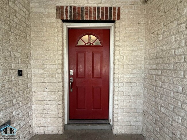 Building Photo - 518 Willow Grove Dr