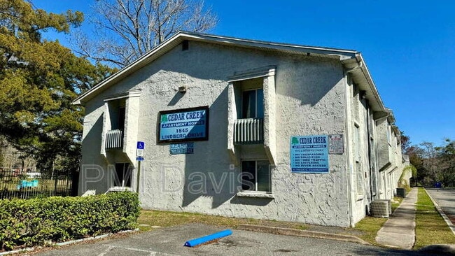 Building Photo - 1845 Lindberg Dr