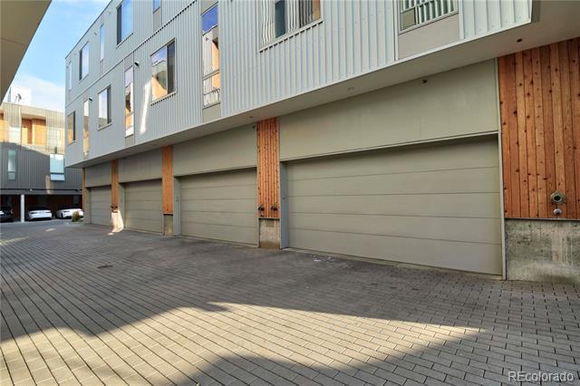 Building Photo - 2026 W 33rd Ave