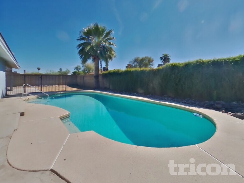 Building Photo - 1349 W Morrow Dr