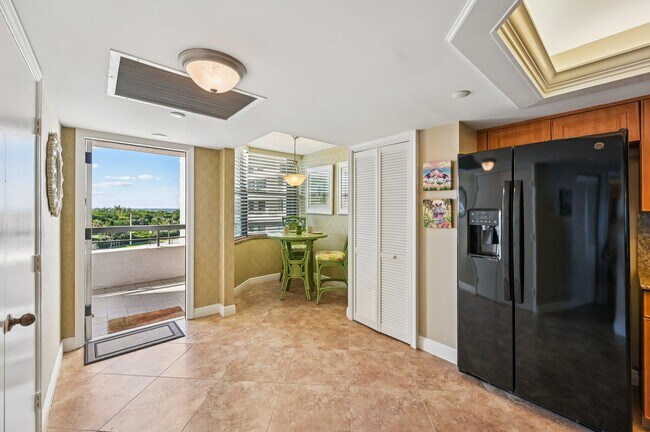 Building Photo - 8880 S Ocean Dr