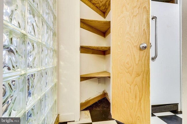 Building Photo - 1111 Arlington Blvd