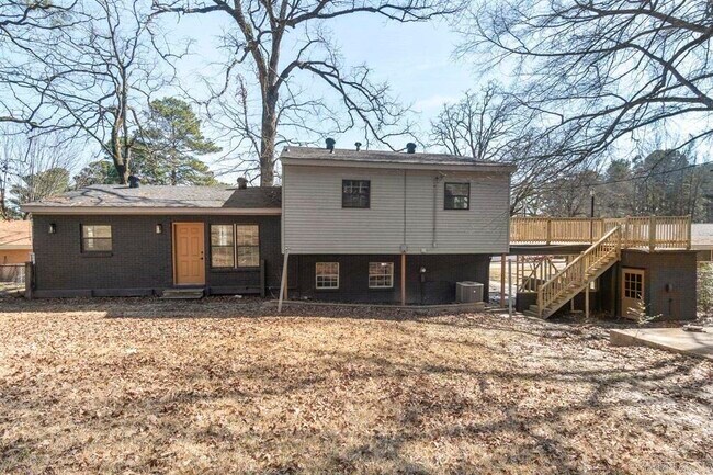 Building Photo - 2014 W Lakeview