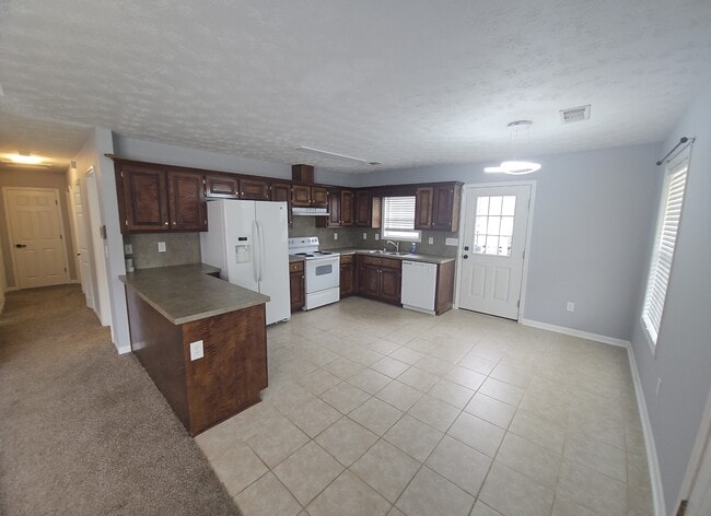 Building Photo - 817 Pine Hill Ct