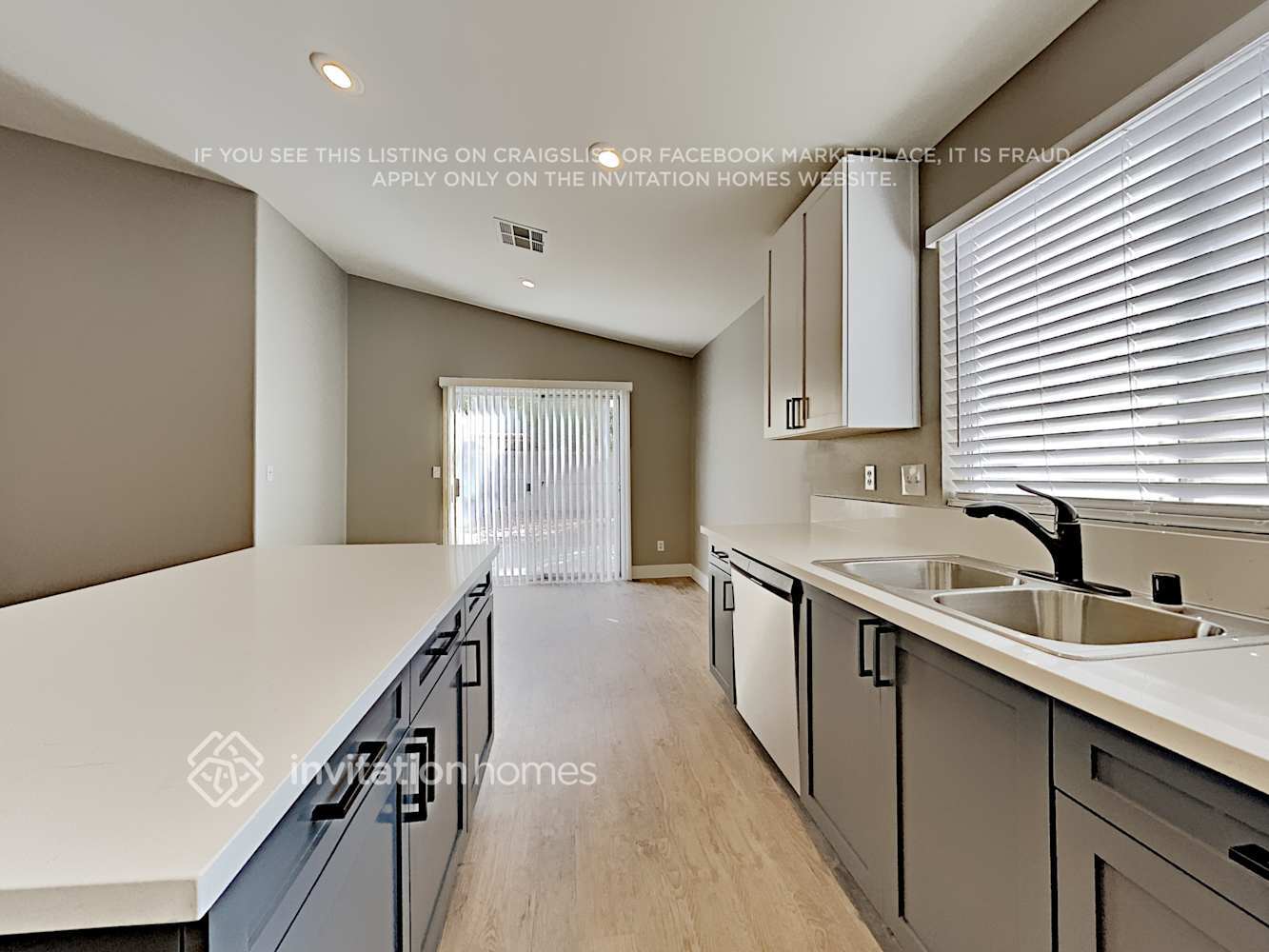 Building Photo - 9600 Sky Hollow Dr