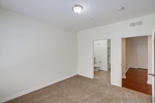 Building Photo - Luxury living in beautiful UTC, Spacious 2...