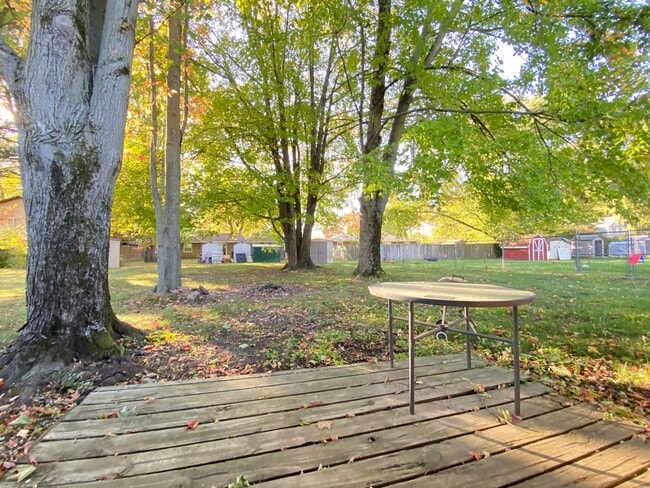 Building Photo - 2 Bedroom Duplex In Chesterton