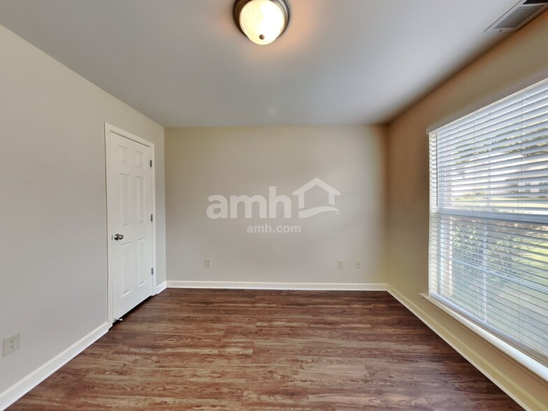 Building Photo - 5927 Peterson Ridge Ln