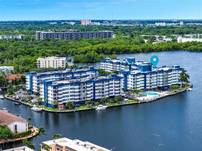 Building Photo - 16558 NE 26th Ave