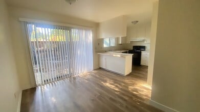 Building Photo - Condo in North Davis