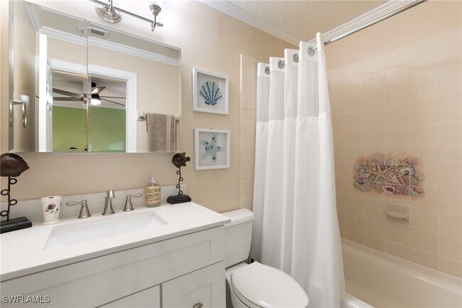 Building Photo - 3830 SE 12th Ave