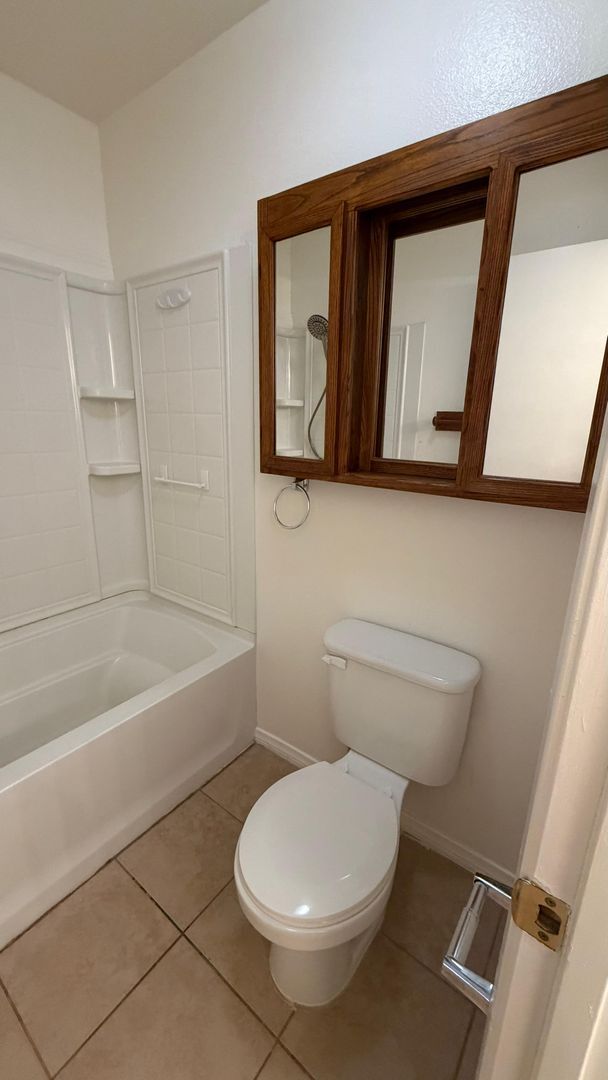 Building Photo - Welcome to your Next Home in Brawley