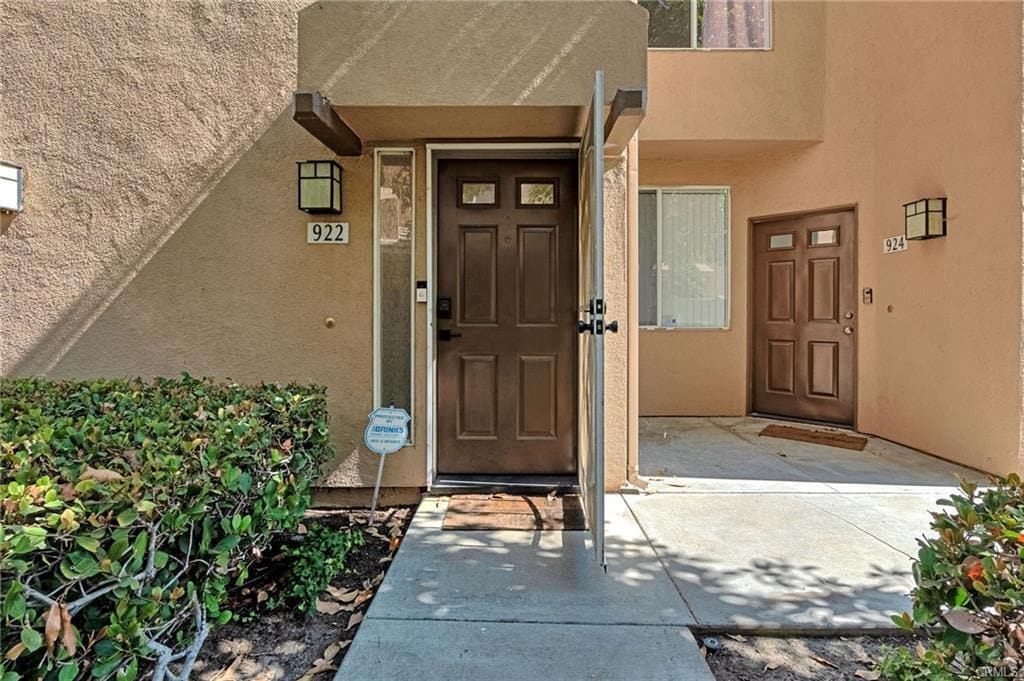 Building Photo - 922 S Country Glen Way