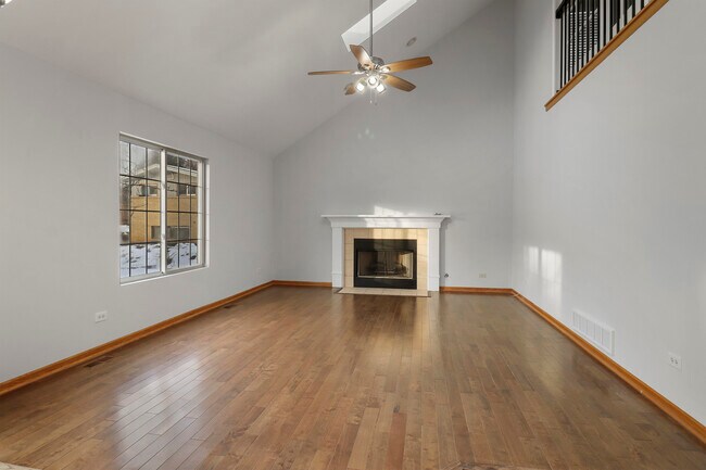 Building Photo - 1462 Glen Ellyn Rd