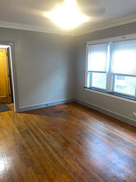 Building Photo - 8230 S Hermitage Ave