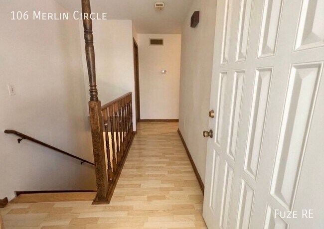 Building Photo - 106 Merlin Cir
