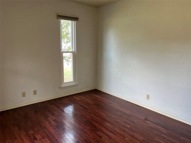 Building Photo - 602 Splitrock
