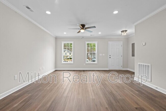 Building Photo - 121 Laura Ln