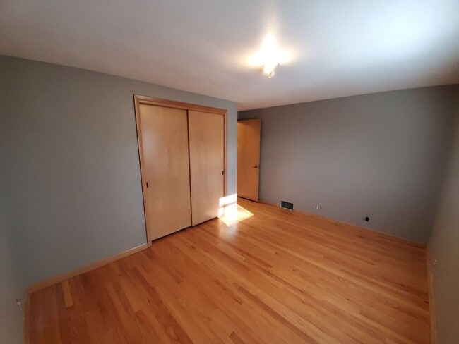 Building Photo - 3 bedroom Northside ranch