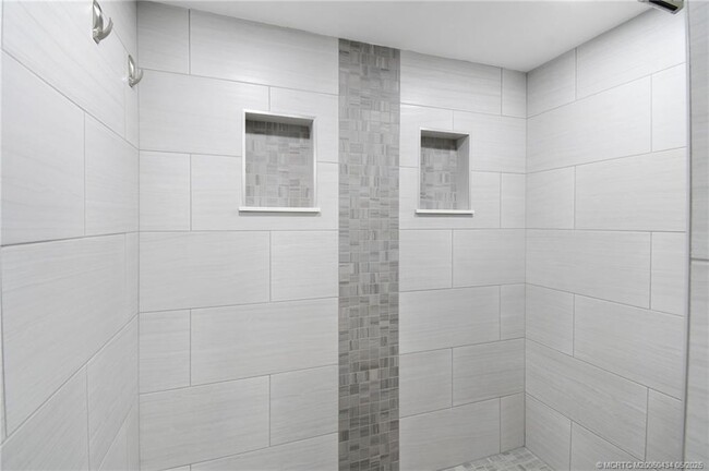Building Photo - 10044 S Ocean Dr
