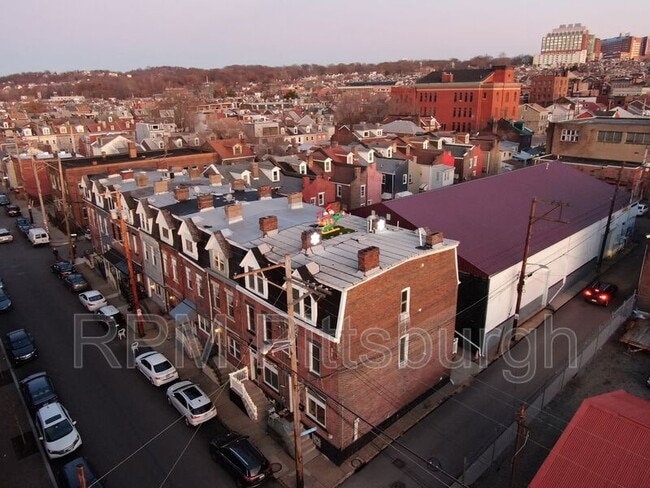 Building Photo - 4016 Willow St