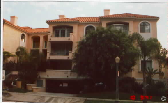 Building Photo - Veteran Terrace