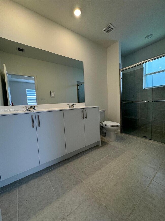 Building Photo - 16124 SW 148th Pl