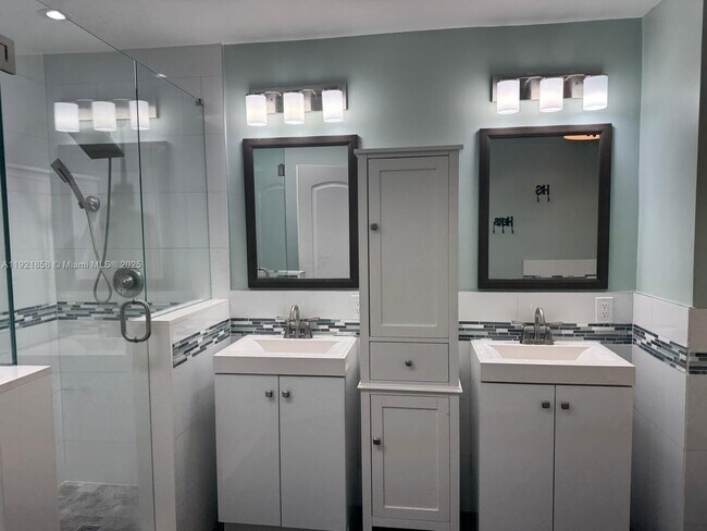 Building Photo - 1804 SW 102nd Ct