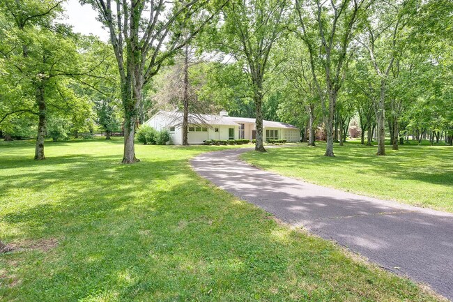 Building Photo - 6112 Melbourne Drive, Nashville, TN 37215