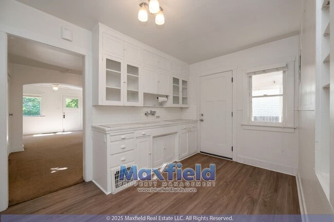 Building Photo - Sugar House Bungalow 2 BD 1 BA 1GA