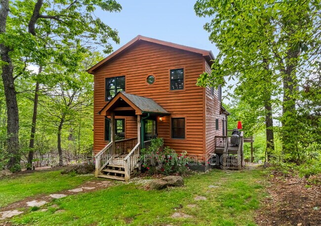 Building Photo - 71 Fairview Hills Dr