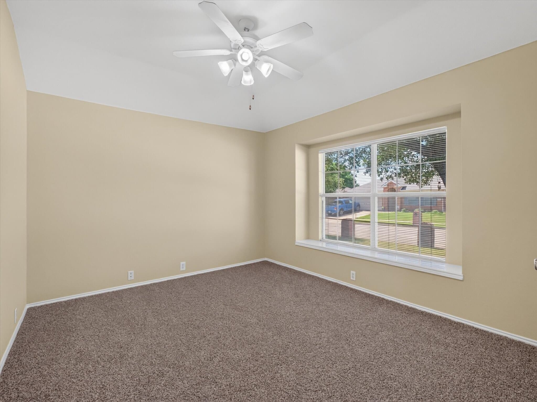 Building Photo - 3004 Sawgrass Dr