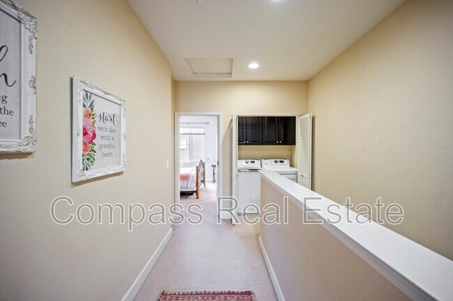 Building Photo - 265 Esfahan Ct