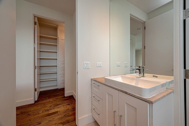 Building Photo - Beautiful contemporary home in the sought-...