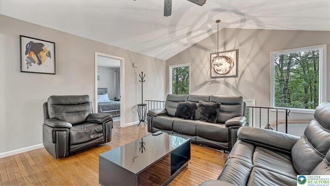 Building Photo - 115 White Oak Ct