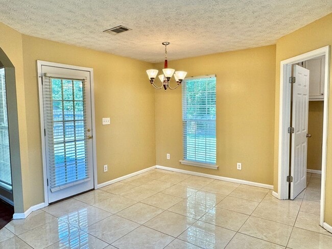 Building Photo - Modern 3-Bedroom Beauty in East Montgomery