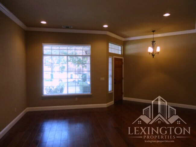 Building Photo - Spacious, single-story, 3bd-2ba Home located in Folsom's desirable Natoma Station community!