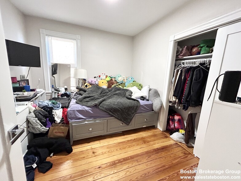 Building Photo - 74 Marine Rd