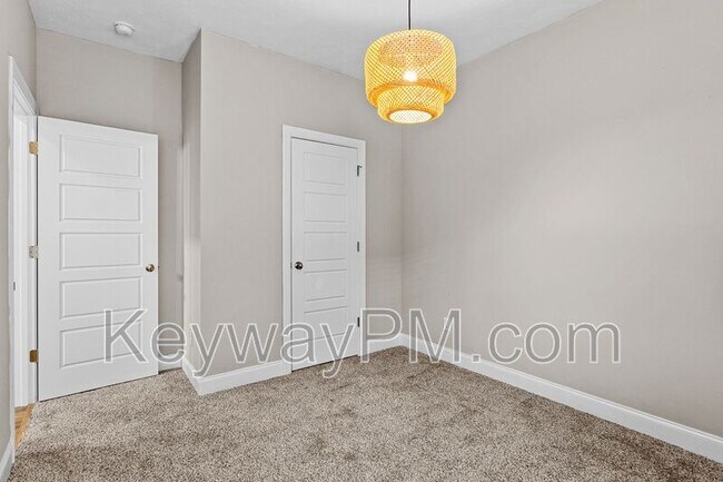 Building Photo - 5921 Big Pond Trl
