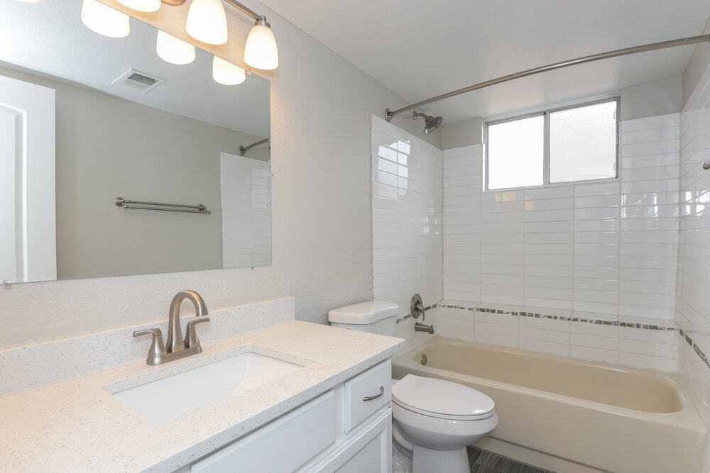 Building Photo - 7647 Halleys Dr