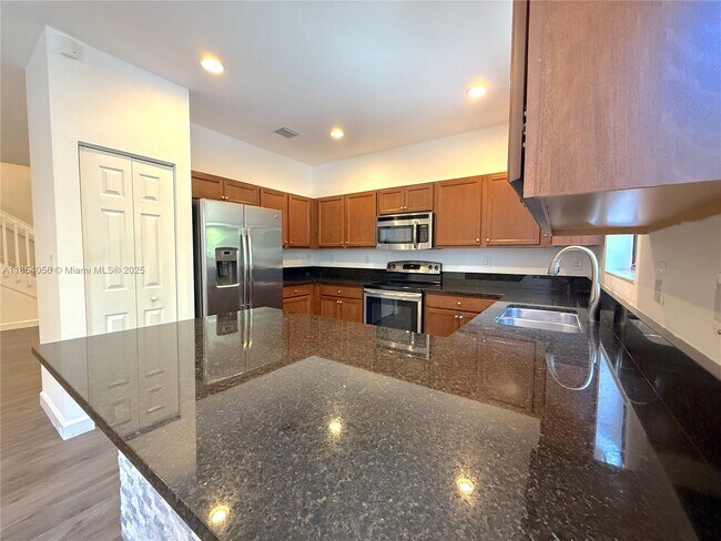 Building Photo - 4228 SW 166th Ct