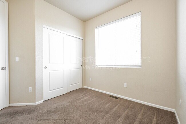 Building Photo - 510 Dukes Way