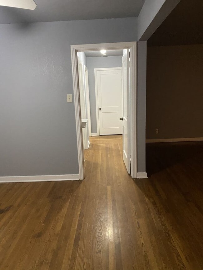 Building Photo - Bryn Mawr