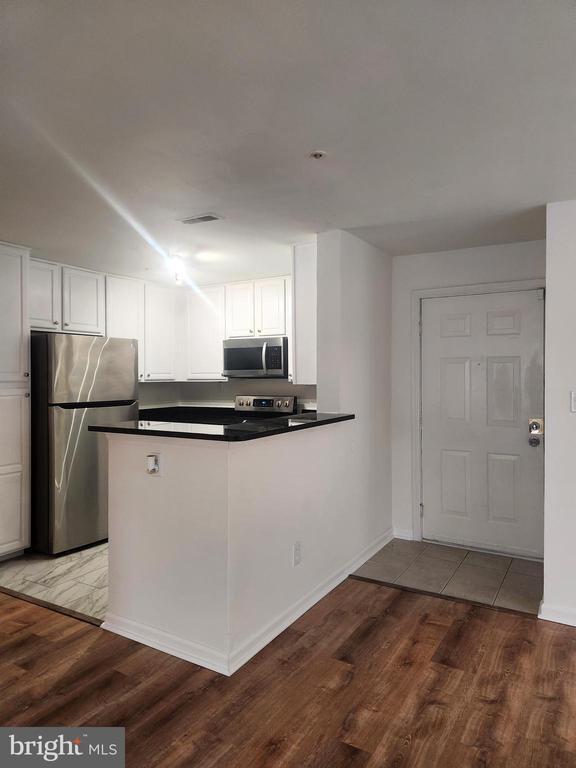 Building Photo - 18512 Boysenberry Dr