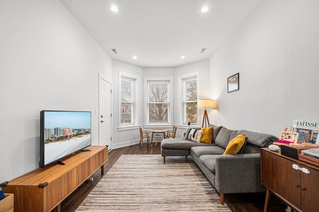 Building Photo - 3904 N Whipple St