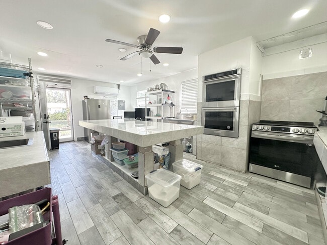 Building Photo - 13619 57th Pl N