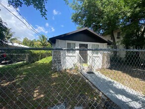 Building Photo - 61 NE 59th Terrace
