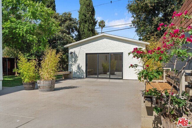 Building Photo - 4031 Edenhurst Ave
